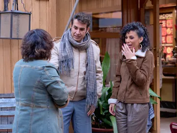 La bochornosa caída de Rocío delante de Hugo y Úrsula La bochornosa caída de Rocío delante de Hugo y Úrsula