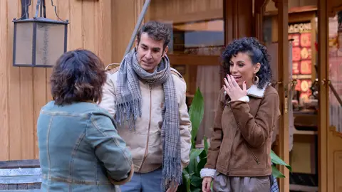 La bochornosa caída de Rocío delante de Hugo y Úrsula La bochornosa caída de Rocío delante de Hugo y Úrsula