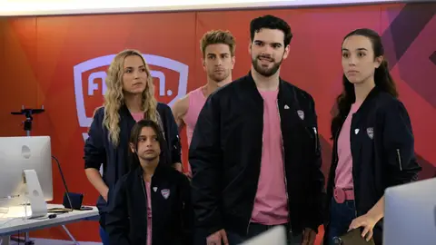 Los Protegidos A.D.N. ¿Te gustaría conseguir un uniforme de A.D.N.?