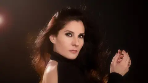 Diana Navarro hace historia en Gran Vía con su concierto más especial Diana Navarro hace historia en Gran Vía con su concierto más especial