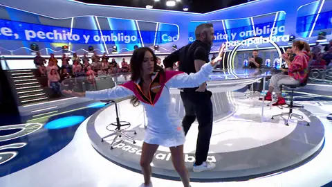 Cristina Pedroche saca ‘Cachete, pechito y ombligo’ tras triunfar en ‘La Pista’: “Es facilísima” Cristina Pedroche saca ‘Cachete, pechito y ombligo’ tras triunfar en ‘La Pista’: “Es facilísima”