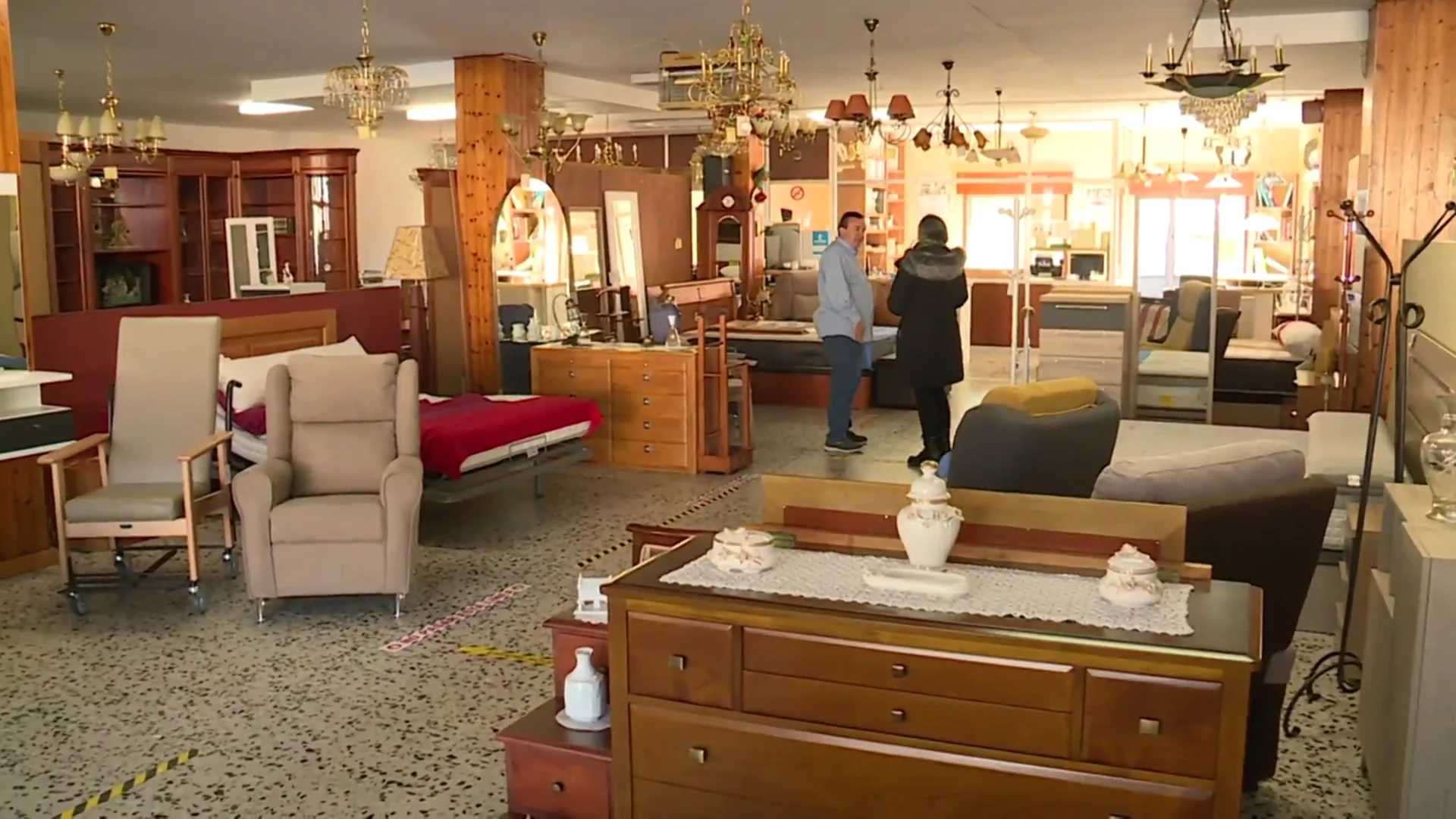 La tienda de muebles de la familia Pazos La tienda de muebles de la familia Pazos