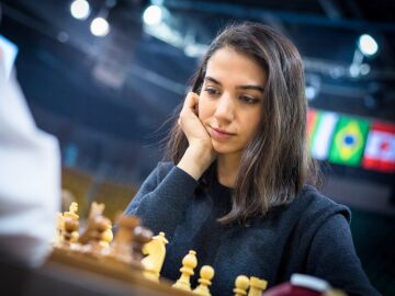 La ajedrecista Sara Khadem, en el Mundial de Kazajistán