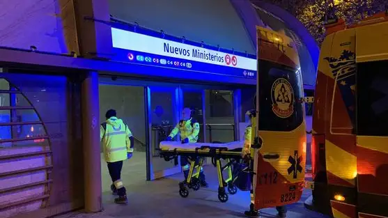 Un joven grave al caer por el hueco de las escaleras Un joven grave al caer por el hueco de las escaleras