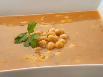 Sopa de pescado con garbanzos, de Arguiñano: "Una receta para triunfar con ingredientes de andar por casa" Sopa de pescado con garbanzos, de Arguiñano: "Una receta para triunfar con ingredientes de andar por casa"