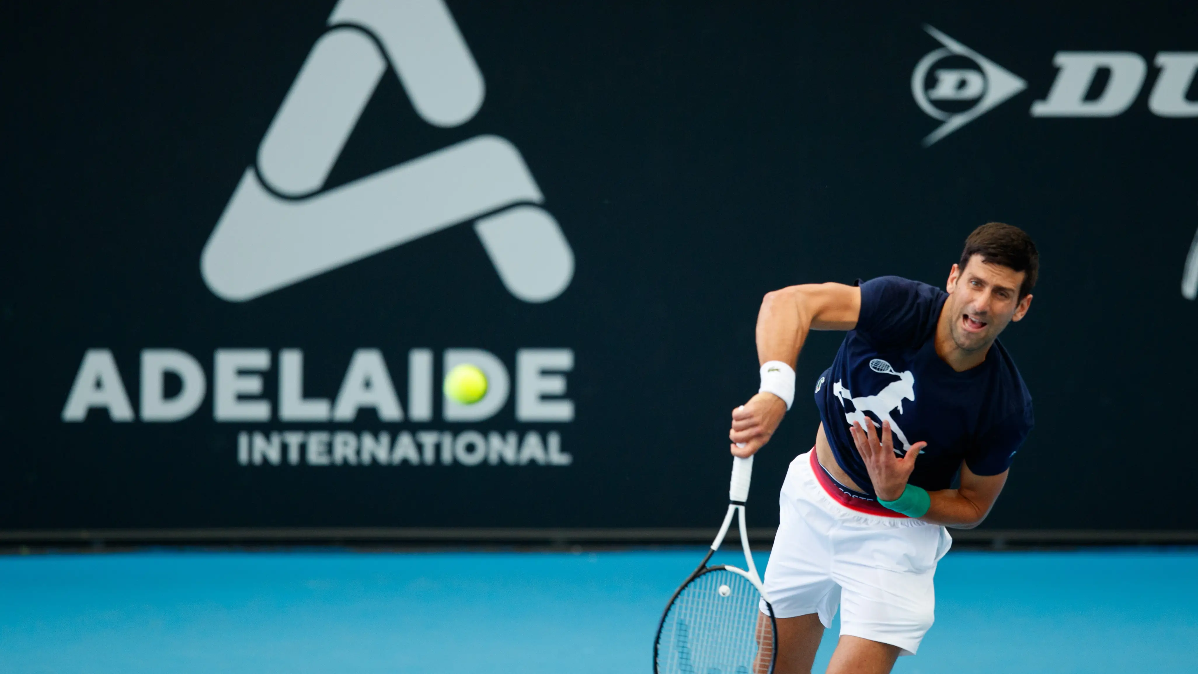 Novak Djokovic, en un entrenamiento en Adelaida (Australia)