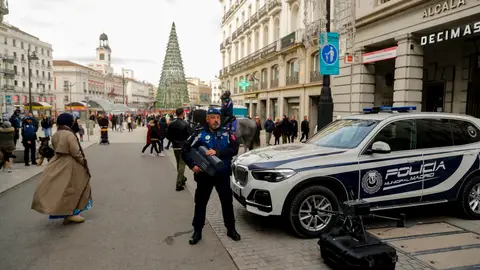Seguridad en el acceso a la las Puerta de El Sol de Madrid Seguridad en el acceso a la las Puerta de El Sol de Madrid
