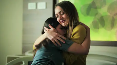 Parla, arrepentida, recibe el cariño de su familia: “En vez de enfrentarme al problema, escogí a acabar con todo” Parla, arrepentida, recibe el cariño de su familia: “En vez de enfrentarme al problema, escogí a acabar con todo”