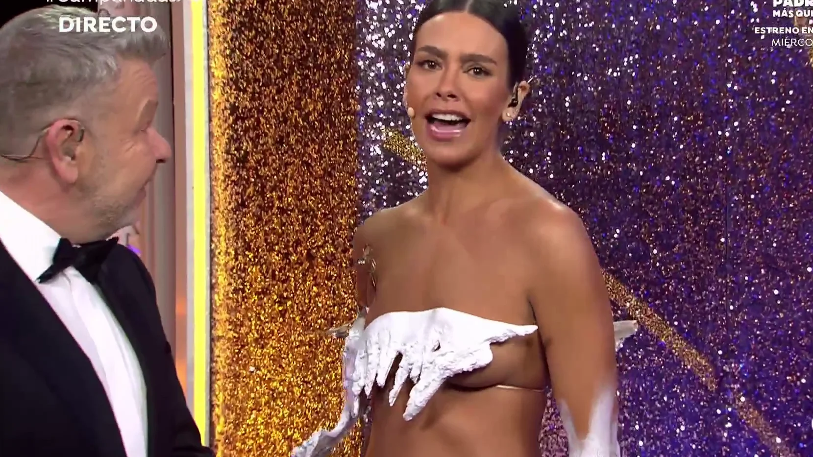 El momento más especial de Cristina Pedroche con su look “de la Paz”: “Es un mensaje muy bonito” El momento más especial de Cristina Pedroche con su look “de la Paz”: “Es un mensaje muy bonito”