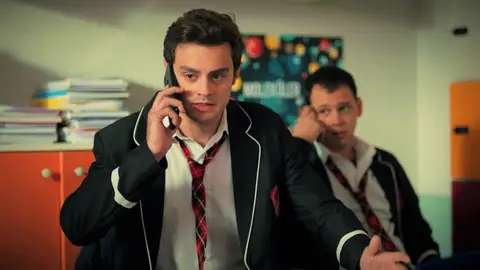 En el último capítulo de ‘Hermanos’: La obsesión de Ömer por descubrir la verdad sobre la muerte de Kadir ( En el último capítulo de ‘Hermanos’: La obsesión de Ömer por descubrir la verdad sobre la muerte de Kadir (