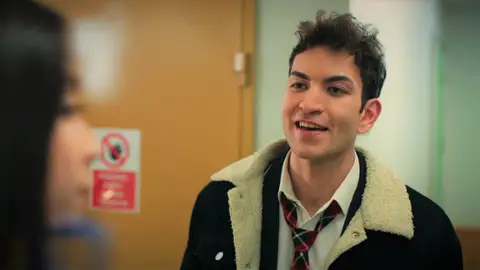 Tolga, dispuesto a todo para conquistar a Cemile: “Para mi tu eres ese lugar donde me siento bien” Tolga, dispuesto a todo para conquistar a Cemile: “Para mi tu eres ese lugar donde me siento bien”