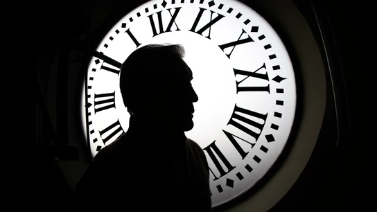 Imagen de archivo de un reloj Imagen del reloj de la Puerta del Sol de Madrid, desde donde se emiten la mayoría de retransmisiones para las campanadas de Nochevieja.