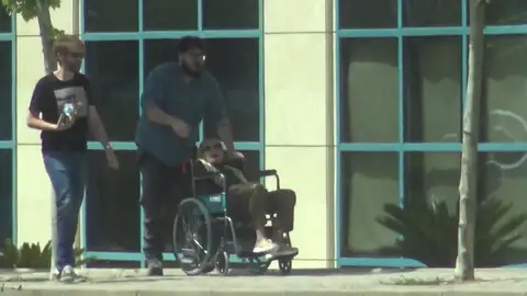 Concha Velasco saliendo del hospital Concha Velasco saliendo del hospital