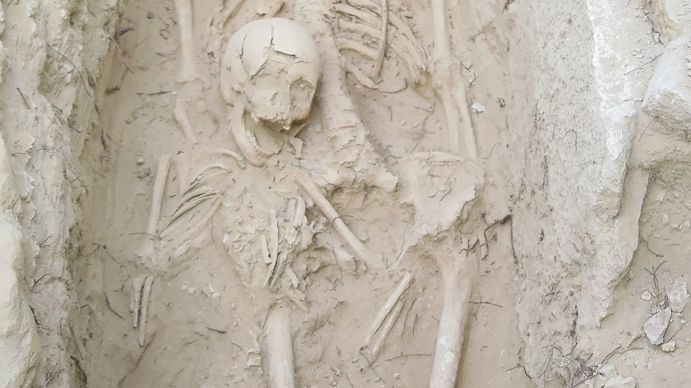 Tumba en la necrópolis Tumba en la necrópolis