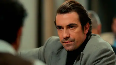 Abdülkadir advierte a Mehmet de que no le revele su verdadera identidad a Züleyha: “Lo empeorarás todo” Abdülkadir advierte a Mehmet de que no le revele su verdadera identidad a Züleyha: “Lo empeorarás todo”