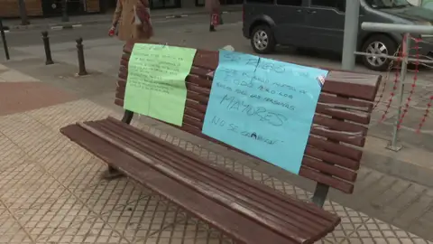 Hablando en plata, bancos de madera en Valencia Hablando en plata, bancos de madera en Valencia