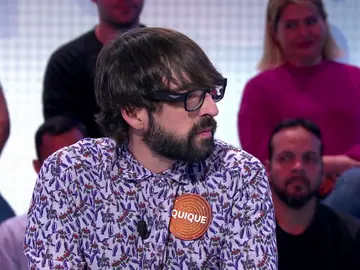 Duelo de camisas entre Quique Peinado y Xavier Deltell: ¿cuál es más… original? Duelo de camisas entre Quique Peinado y Xavier Deltell: ¿cuál es más… original?