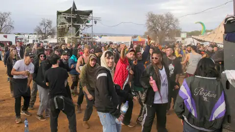 Fiesta rave ilegal Año Nuevo Fiesta rave ilegal Año Nuevo