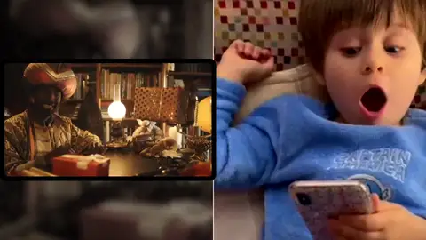 Niño haciendo una videollamada con los Reyes Magos Antena 3 Noticias