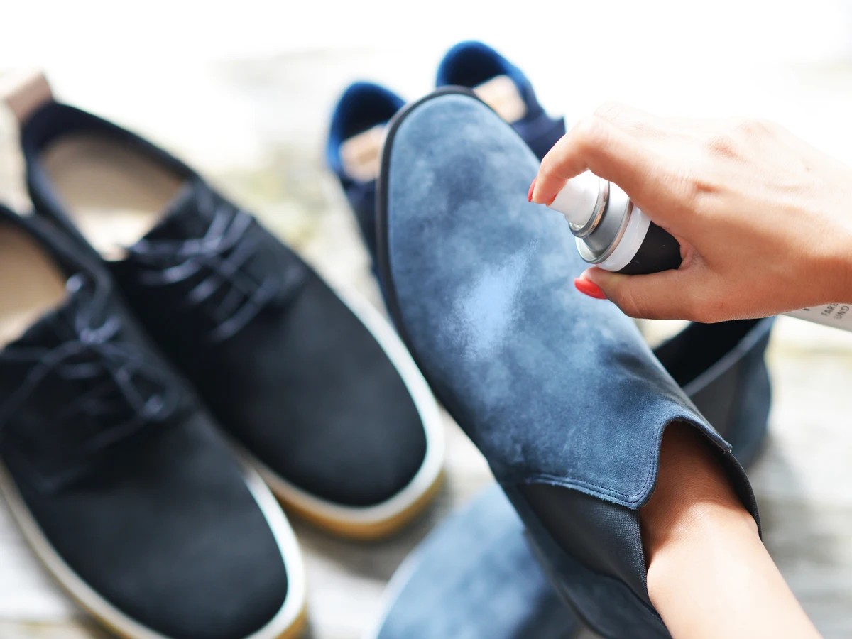 Cómo limpiar nuestros zapatos de ante paso a paso - Crownhill Shoes