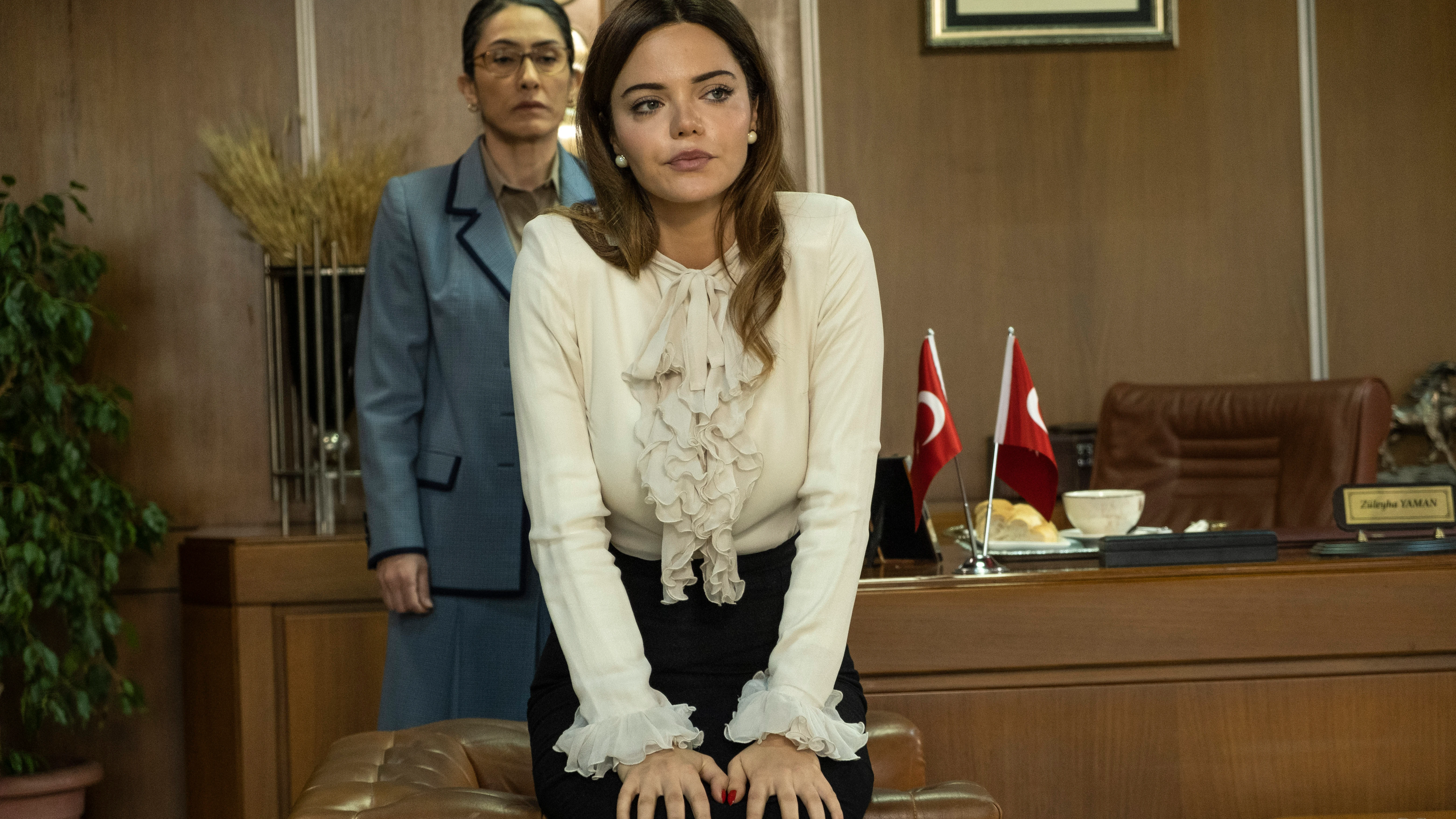 Avance del próximo capítulo de ‘Tierra Amarga’: Züleyha se arrepiente de haberle pedido ayuda a Mehmet… ¿Y si le hace algo a Fikret? Avance del próximo capítulo de ‘Tierra Amarga’: Züleyha se arrepiente de haberle pedido ayuda a Mehmet… ¿Y si le hace algo a Fikret?