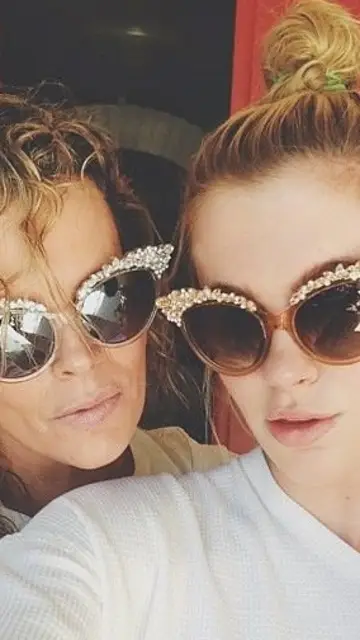 Kim Basinger y su hija Ireland Baldwin Kim Basinger y su hija Ireland Baldwin
