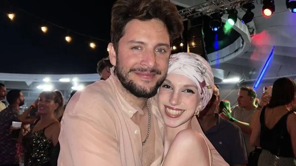 Manuel Carrasco le dedica una canción a Elena Huelva Manuel Carrasco le dedica una canción a Elena Huelva