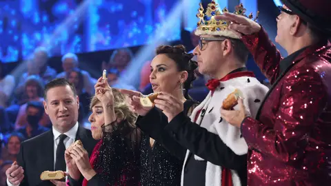 Àngel Llàcer, indispuesto tras comer el roscón de Ana Morgade y Eva Soriano Àngel Llàcer, indispuesto tras comer el roscón de Ana Morgade y Eva Soriano