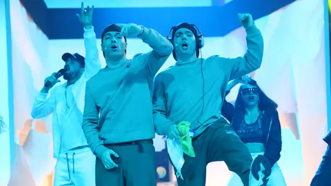 ‘Quédate’ con Gemeliers: Quevedo se duplica para montar el fiestón de la gala ‘Quédate’ con Gemeliers: Quevedo se duplica para montar el fiestón de la gala