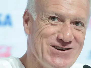 Didier Deschamps en una rueda de prensa en Doha, Qatar Didier Deschamps en una rueda de prensa en Doha, Qatar