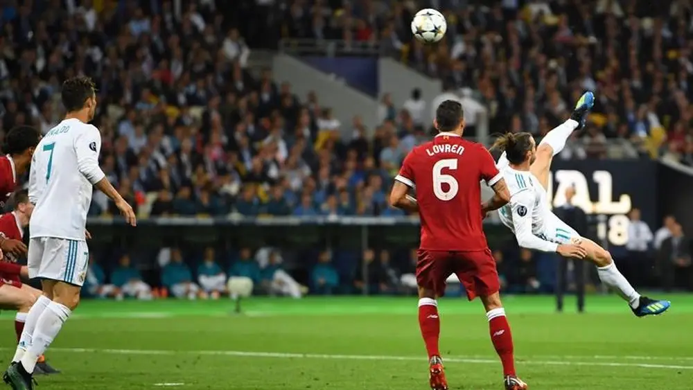 Gareth Bale anota su gol de chilena ante el Liverpool Gareth Bale anota su gol de chilena ante el Liverpool