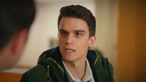 Doruk pierde el control y se enfrenta a Kaan: “Asiye es mía” Doruk pierde el control y se enfrenta a Kaan: “Asiye es mía”