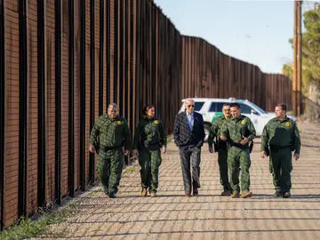 Joe Biden visita por primera vez la frontera entre México y EEUU Joe Biden visita por primera vez la frontera entre México y EEUU