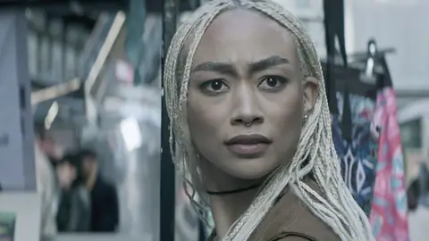 Tati Gabrielle como Marienne en la temporada 4 de 'You' Tati Gabrielle como Marienne en la temporada 4 de 'You'