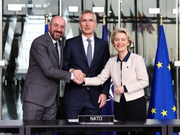 La OTAN firma un acuerdo con la UE