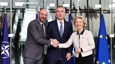 La OTAN firma un acuerdo con la UE La OTAN firma un acuerdo con la UE
