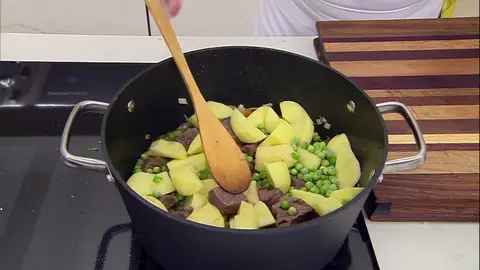 Cubre con agua, pon a punto de sal, tapa y cocina todo Cubre con agua, pon a punto de sal, tapa y cocina todo