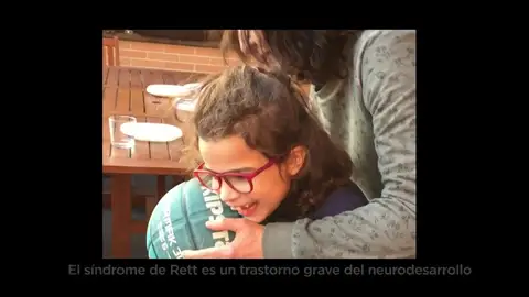 Spot del documental "Síndrome de Rett: UNA VIDA DE DUELOS" El síndrome de Rett, una enfermedad rara que afecta a 1 de cada 10.000 niñas