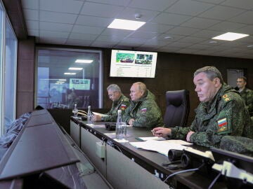 Vladimir Putin, Valery Gerasimov y Sergei Shoigu
