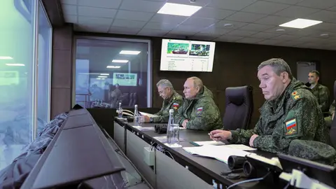 Vladimir Putin, Valery Gerasimov y Sergei Shoigu Vladimir Putin, Valery Gerasimov y Sergei Shoigu