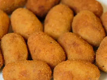 Imagen de recurso de croquetas Imagen de recurso de croquetas