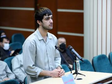 Mohammad Mehdi Karami durante el juicio en el que fue sentenciado a muerte