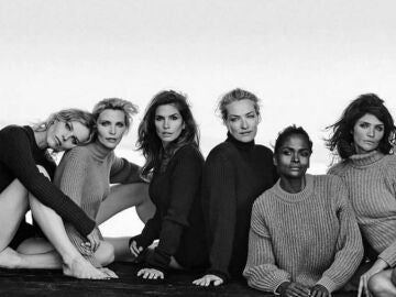 Tatjana Patitz con otras supermodelos de los a&ntilde;os 90