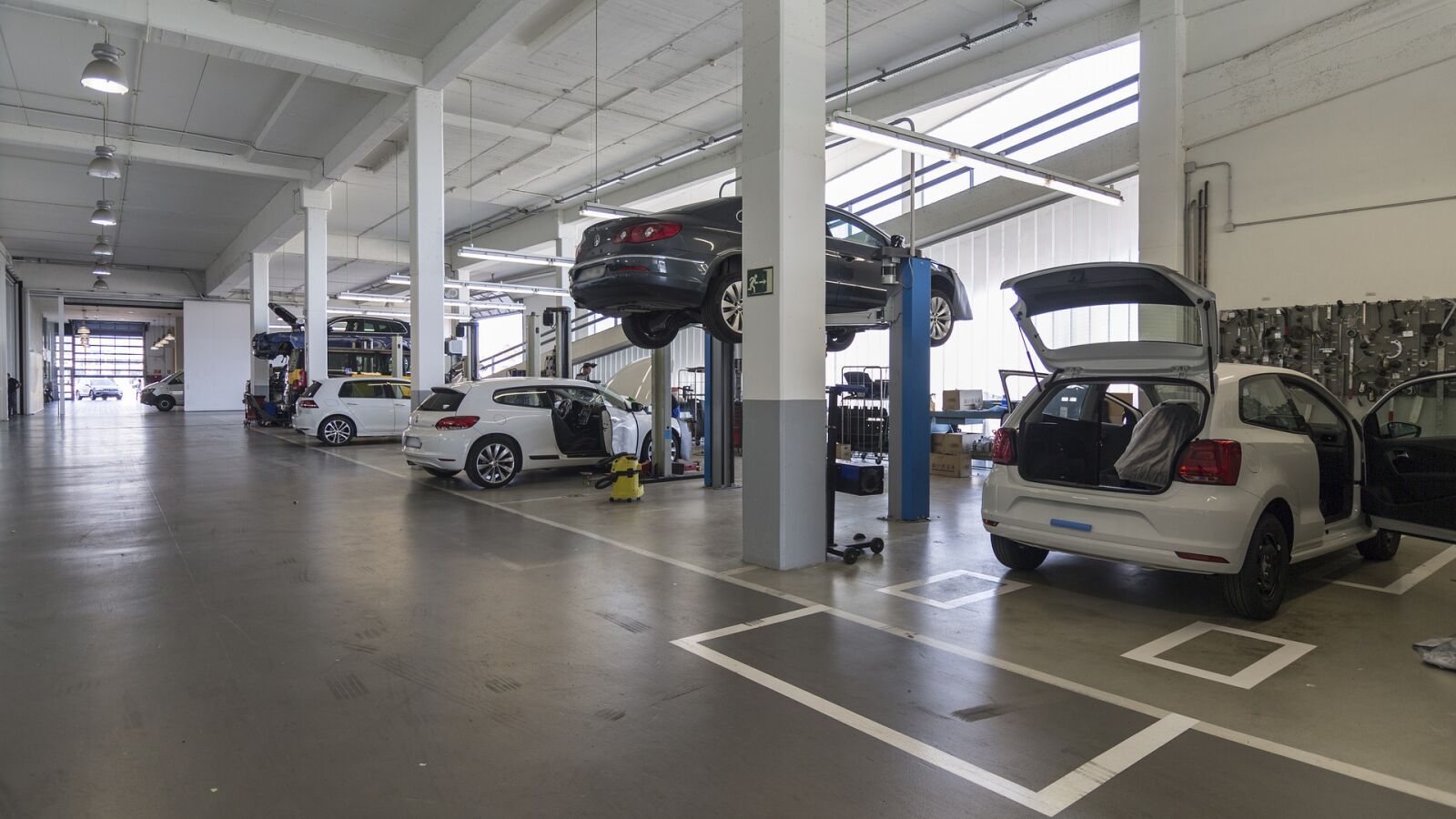 Retrasos en las entregas de coches nuevos, el problema que empezó con la pandemia y continúa con la invasión rusa