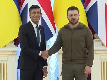 Rishi Sunak en su primera visita a Ucrania con el presidente ucraniano Volodímir Zelenski Rishi Sunak en su primera visita a Ucrania con el presidente ucraniano Volodímir Zelenski