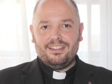 El párroco Enrique Álvarez Moro de Turón