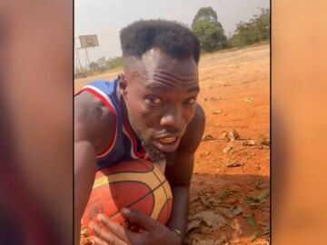 Vive en Camerún y su sueño es jugar en la NBA: así es la historia de Nkwain
