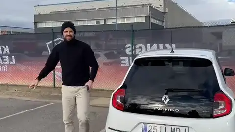 Piqué llega a la Kings League en un Renault 'Twingo' Piqué llega a la Kings League en un Renault 'Twingo'