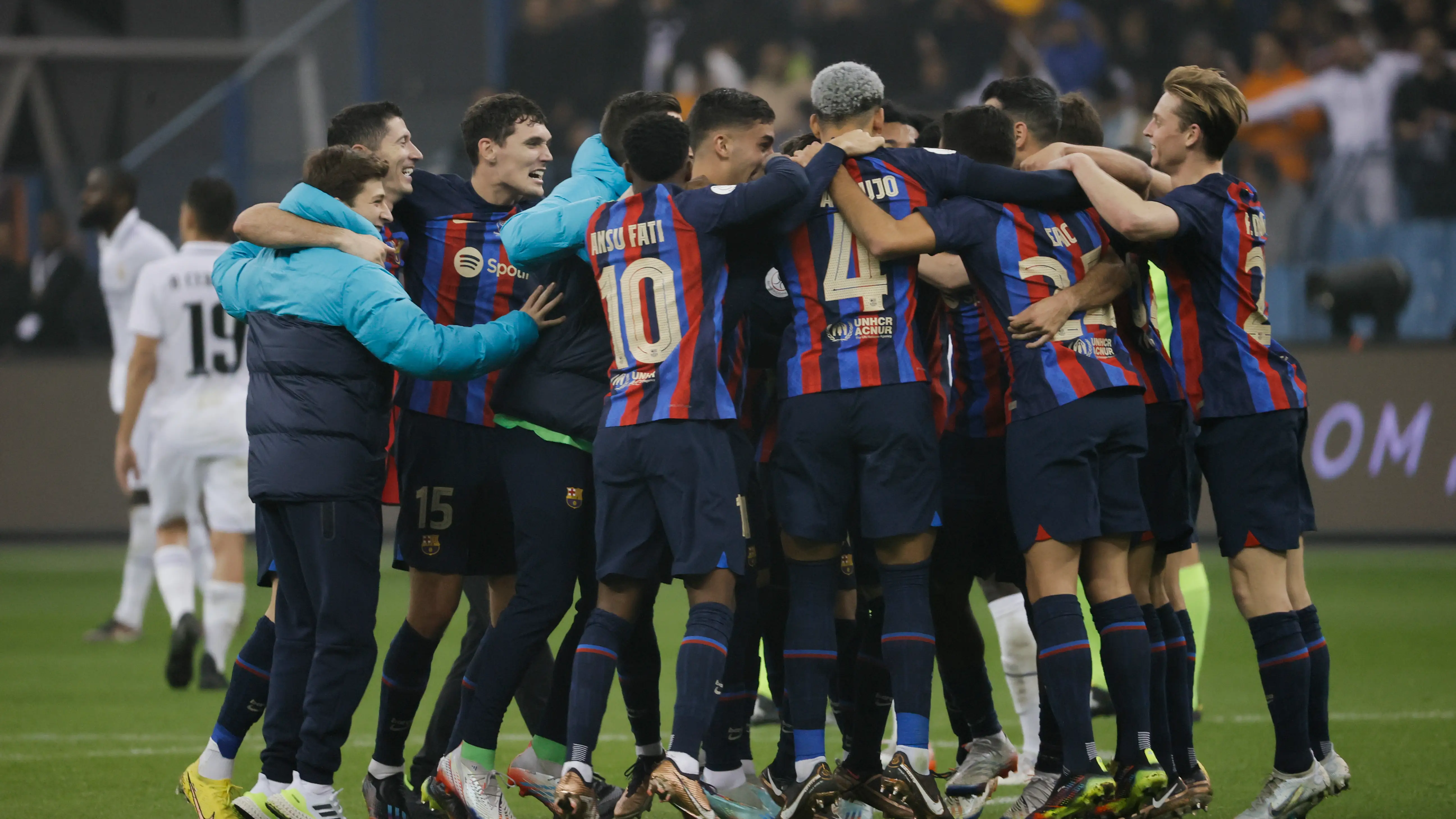 El Barcelona celebra el t&iacute;tulo de la Supercopa de Espa&ntilde;a