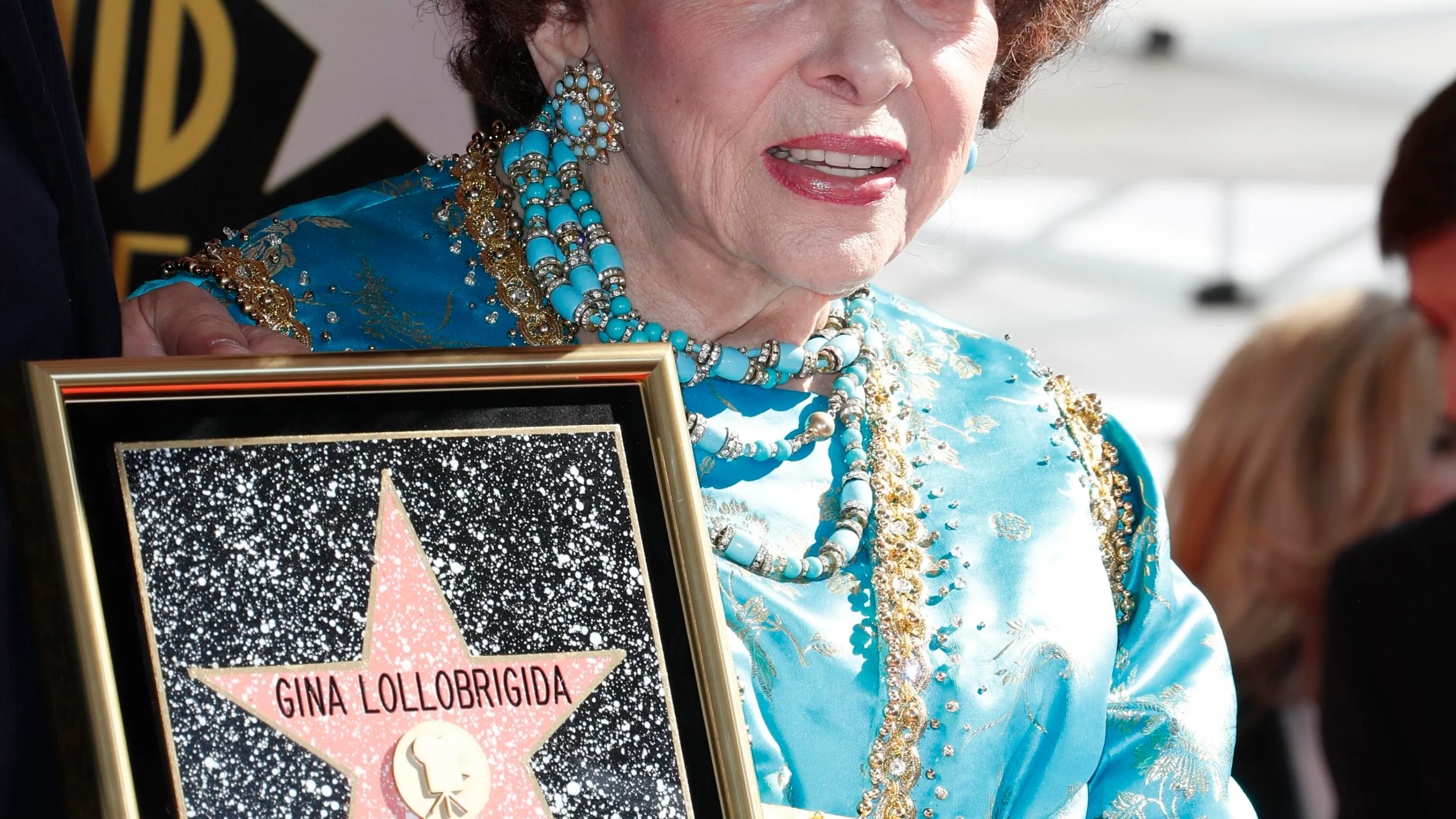 La actriz italiana Gina Lollobrigida en el Paseo de la Fama de Hollywood en 2018 La actriz italiana Gina Lollobrigida en el Paseo de la Fama de Hollywood en 2018